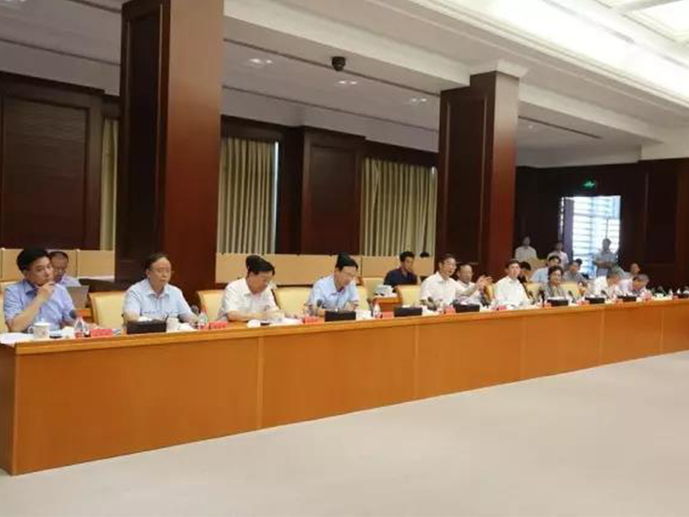 【最高人民法院信息化建设工作领导小组2017年第二次全体会议】周强：坚持问题导向和需求牵引 全面加强智慧法院建设